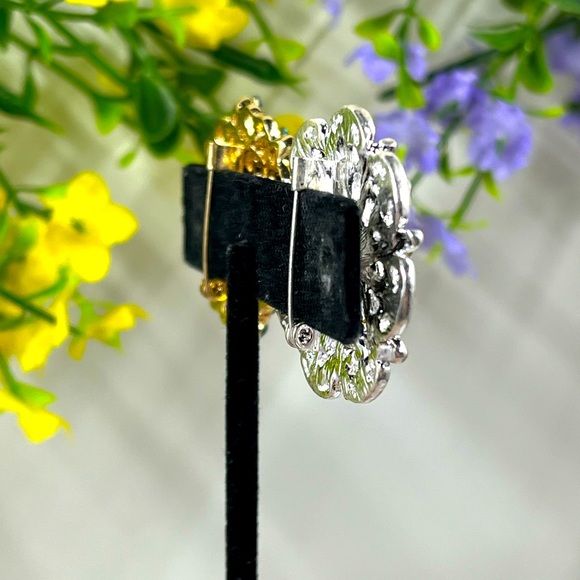 Lot of 2 Y2K Crystal Brooches - Picture 4 of 8